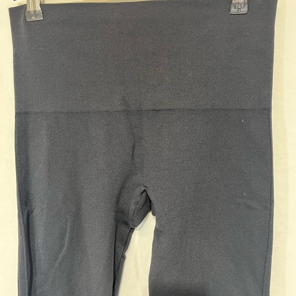 SPANX Seamless Legging-Athletic Wear for Women-Core Control Black Size Medium - Picture 5 of 7